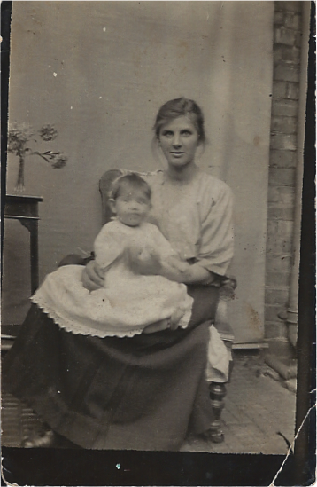 Elgey, Ethel holding Baby Jennie