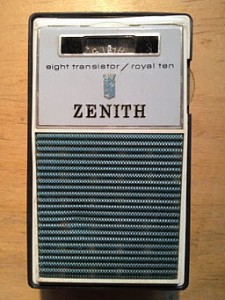 Zenith_8-transistor_radio.agr